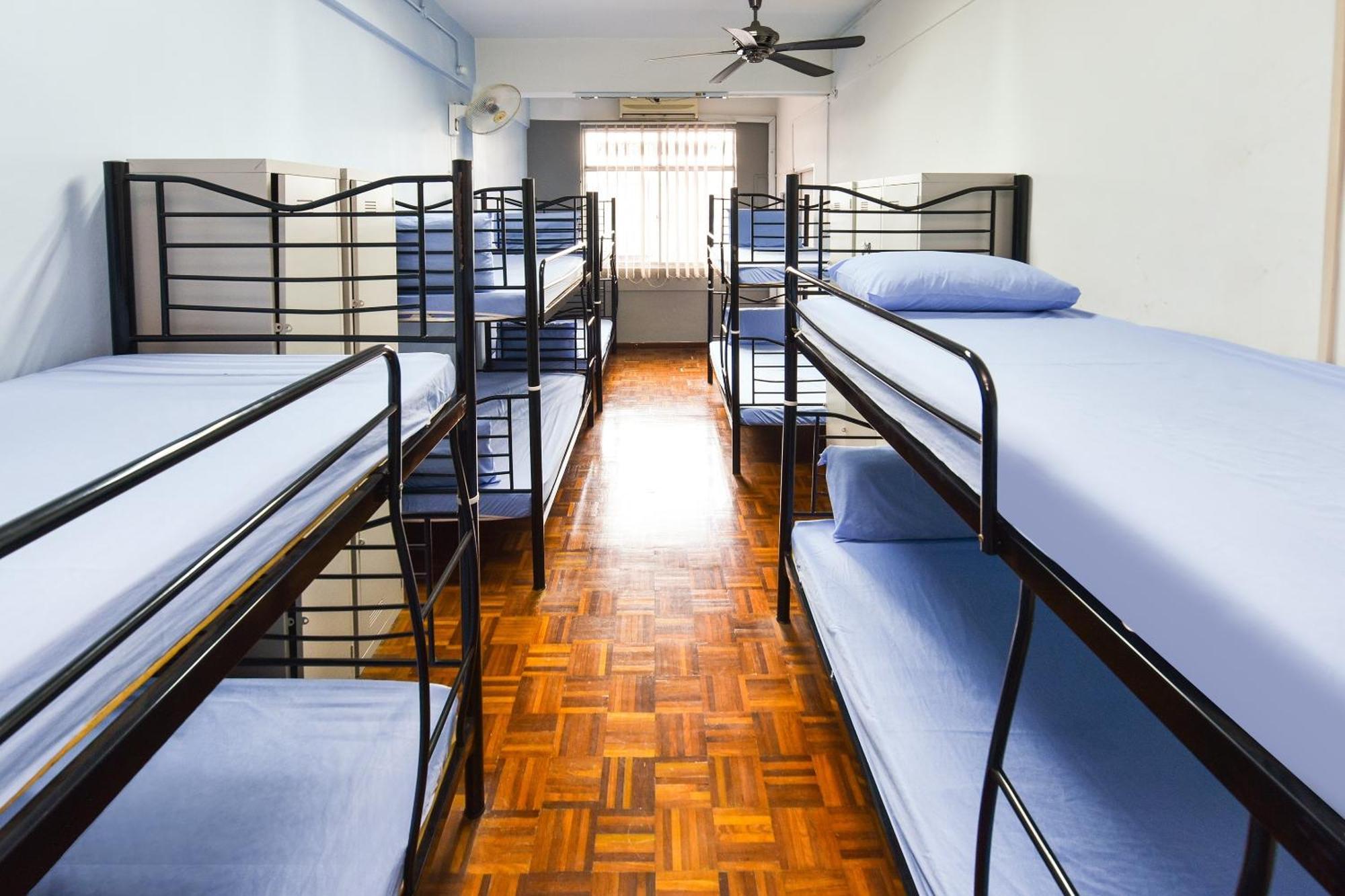 Spot On 89872 Kuantan Backpackers Hotel Buitenkant foto